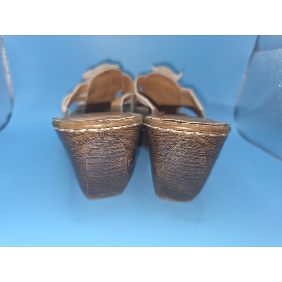 BORN Women's Ivory Beige Leather Flower Sandals Size 8 US Slip On Wedge - Picture 6 of 11